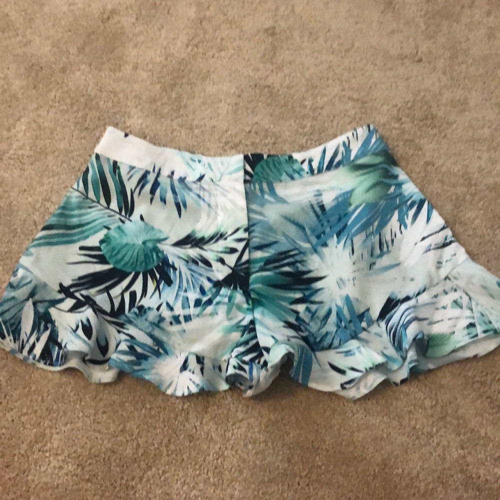 DO+BE Palm Print Shorts